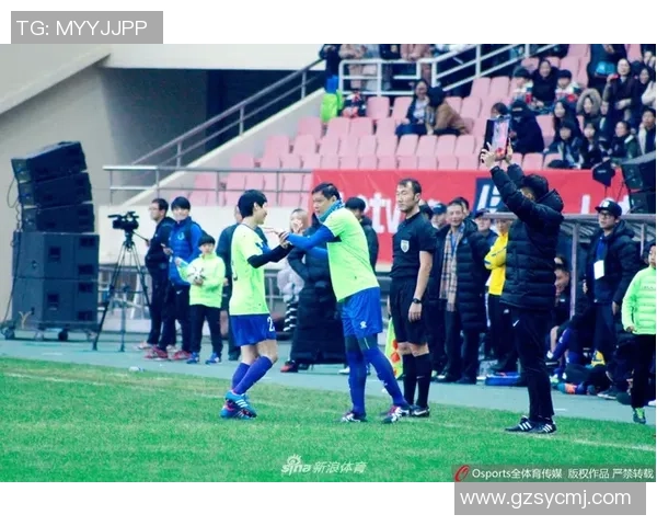 与足球明星合照剪辑分享你的足球梦想与偶像的亲密瞬间