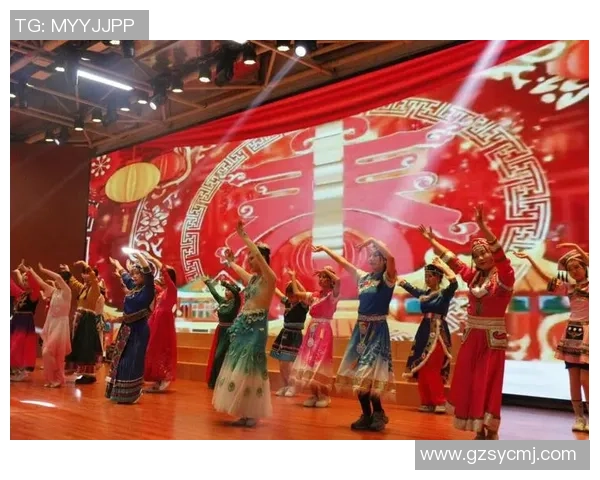 足球夜猫的激情与梦想在绿茵场上交织成绚丽的夜空